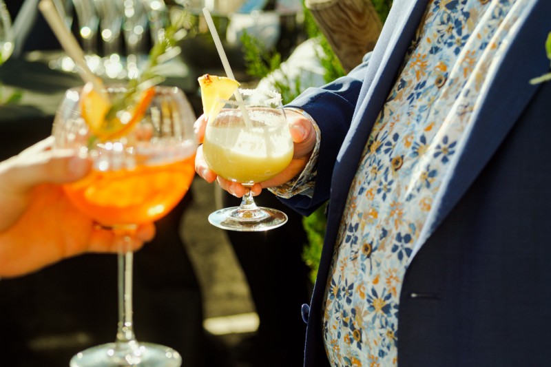 Service Cocktails Mobile | Bar Itinérant Événements | Bartender Professionnel Premium Animation Entreprise à Lyon Rhône-Alpes