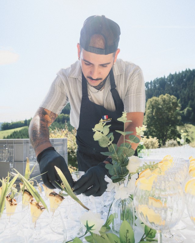 Ateliers cocktails créatifs avec bar mobile professionnel spectacle flair bartending et feu contrôlé événementiel à Lyon et Marennes dans le Rhône