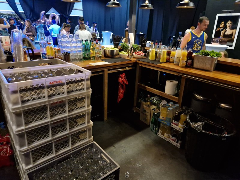 Bar à cocktail à domicile avec service haut de gamme pour soirée dansante privée avec mixologue dédié à Brignais près de Lyon