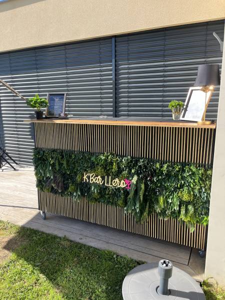 Bar à cocktails à thème pour mariage à Villefranche-sur-Saône et dans le Beaujolais avec une animation exceptionnelle et un service sur mesure