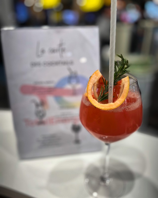 Location de bar à cocktail personnalisable pour convention d’entreprise ou séminaire professionnel clé en main à Ecully près de Lyon