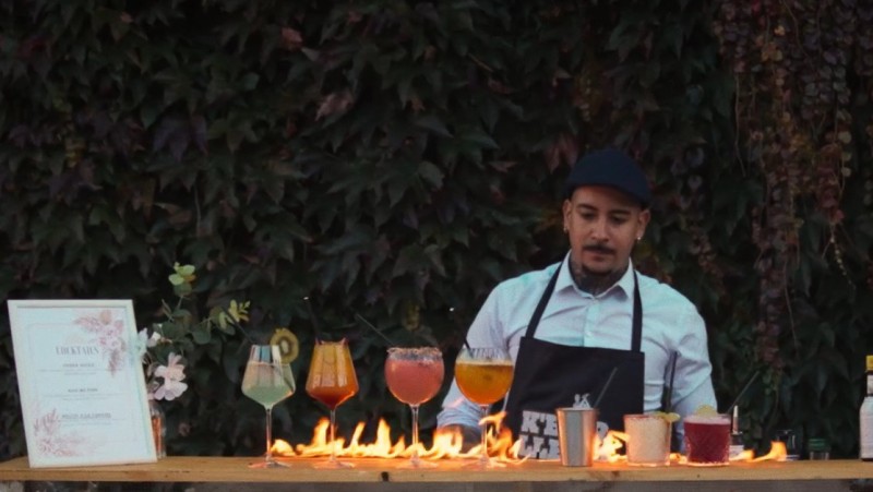 Bar Cocktails Événementiel | Bartender Professionnel Mobile | Service Premium Entreprise Animation Événement à Lyon Rhône-Alpes